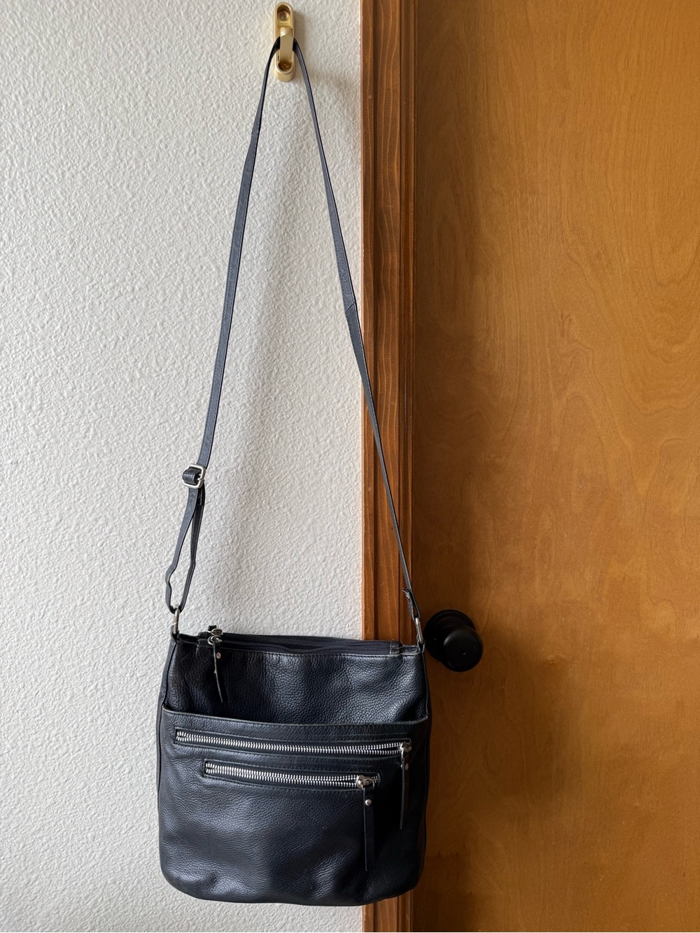 Great American Leatherworks Black Leather Crossbody Bag - Women's Everyday Carry